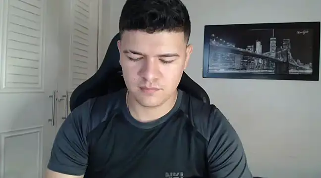 Snapshot of Plug_Control chatting on December 14, 3:15 pm Plug Control online show from December 14, 3:15 pm