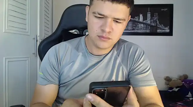 Snapshot of Plug_Control chatting on January 28, 1:49 pm Plug Control online show from January 28, 1:49 pm