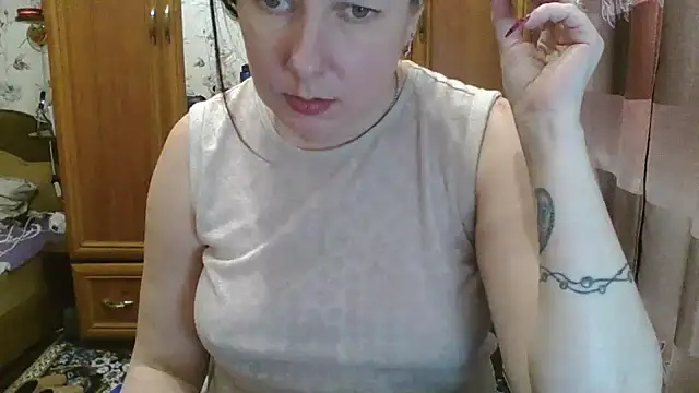 SophieNightAh online show from February 2, 6:20 pm