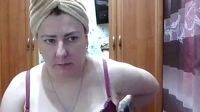 SophieNightAh online show from February 5, 3:38 pm