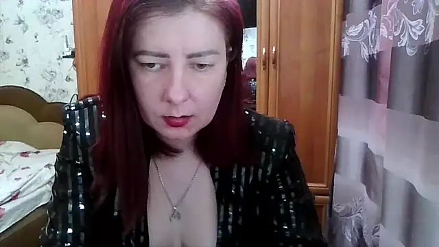 Snapshot of SophieNightAh chatting on May 4, 1:18 pm SophieNightAh online show from May 4, 1:18 pm
