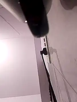 Snapshot of HangdogBeggary chatting on December 30, 3:35 pm HangdogBeggary online show from December 30, 3:35 pm