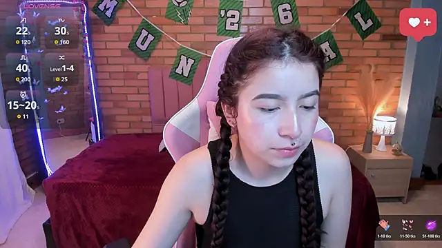 Amy joones online show from June 26, 11:25 am