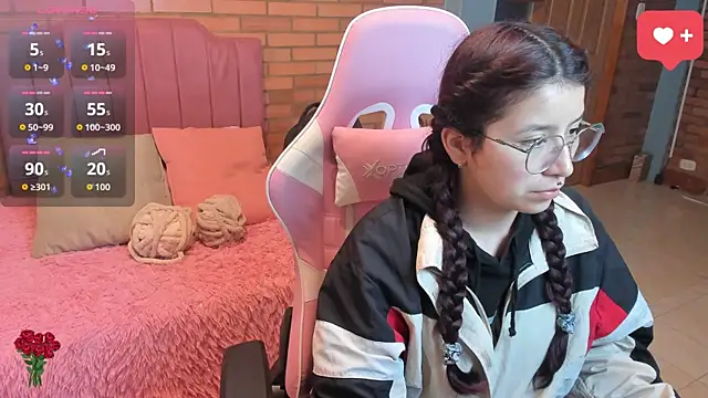 Amy joones online show from July 24, 10:57 am