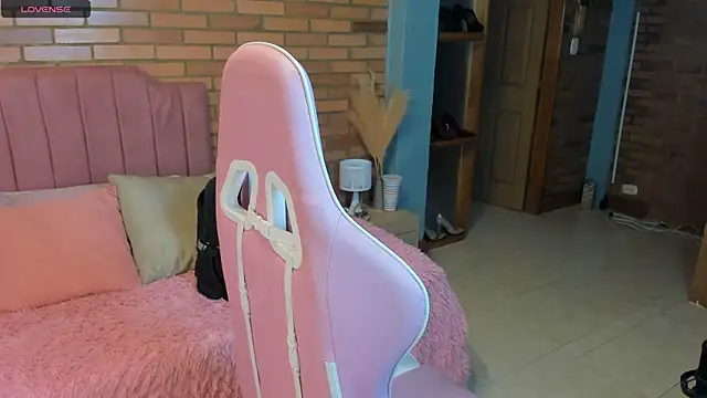 Amy joones online show from July 26, 11:06 am