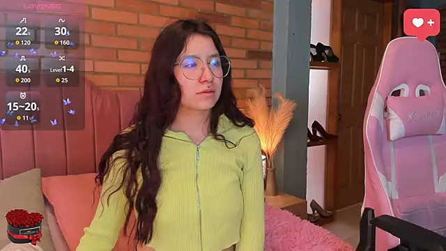Amy joones online show from July 28, 3:21 pm