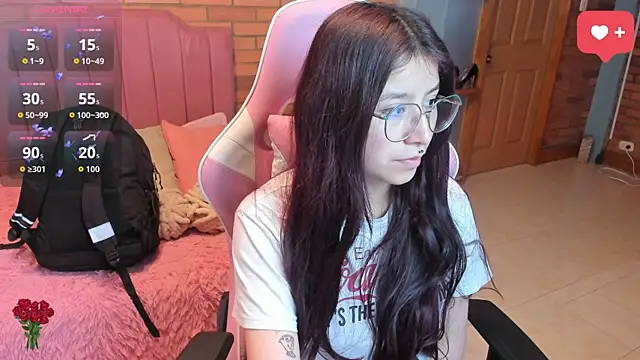Amy joones online show from August 1, 11:31 am