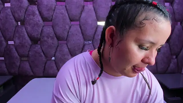 Snapshot of AlaSmith chatting on October 23, 2:33 am AlaSmith online show from October 23, 2:33 am