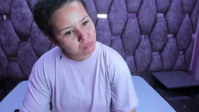 Snapshot of AlaSmith chatting on November 4, 2:54 am AlaSmith online show from November 4, 2:54 am