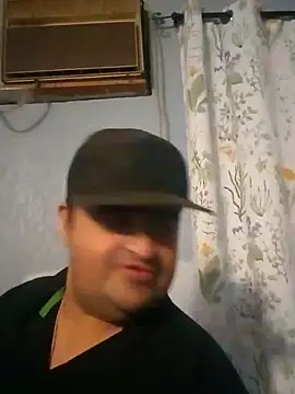 Snapshot of Miguel16i chatting on January 24, 1:35 am Miguel16i online show from January 24, 1:35 am