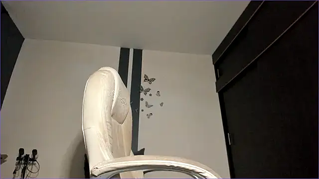 CandyLatinHott online show from October 10, 9:58 pm