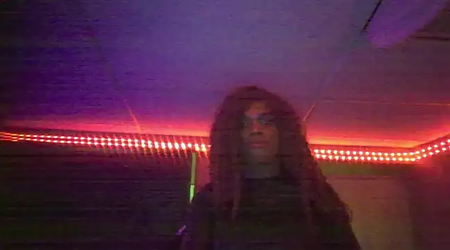 Snapshot of Tsnitra chatting on December 15, 11:01 am Tsnitra online show from December 15, 11:01 am