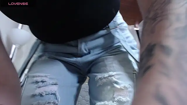 Snapshot of Eda_Bonne chatting on February 19, 6:54 pm Eda Bonne online show from February 19, 6:54 pm