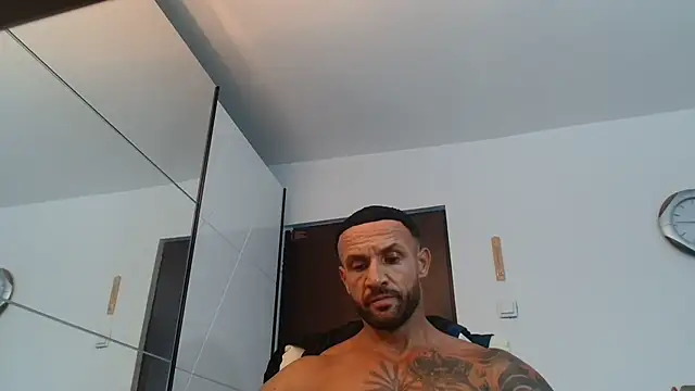 Magnificmuscles89 online show from July 17, 3:07 pm