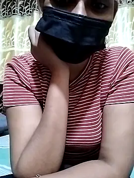 Snapshot of SLZAARA chatting on December 3, 4:14 am SLZAARA online show from December 3, 4:14 am