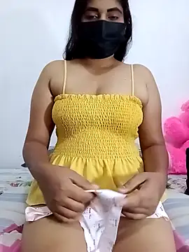 Snapshot of SLZAARA chatting on October 20, 8:09 pm SLZAARA online show from October 20, 8:09 pm