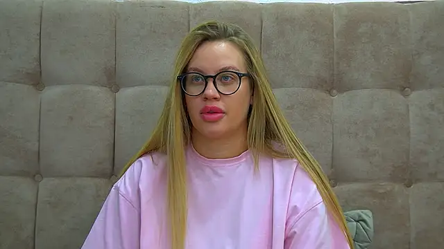 Snapshot of MariaNeumann chatting on January 19, 4:44 am MariaNeumann online show from January 19, 4:44 am