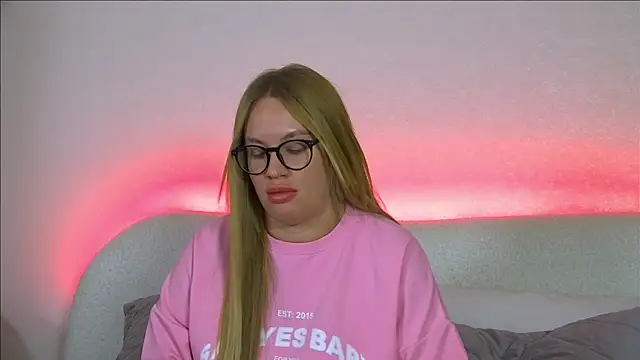 Snapshot of MariaNeumann chatting on January 25, 6:35 pm MariaNeumann online show from January 25, 6:35 pm