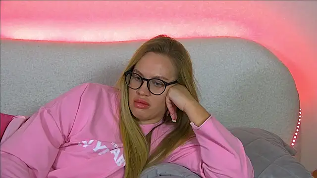 Snapshot of MariaNeumann chatting on January 25, 9:35 pm MariaNeumann online show from January 25, 9:35 pm