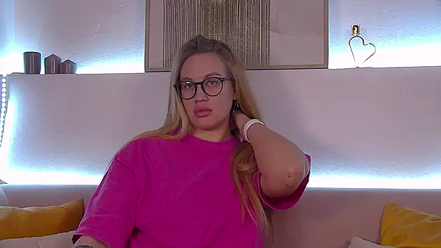 Snapshot of MariaNeumann chatting on January 28, 6:27 am MariaNeumann online show from January 28, 6:27 am