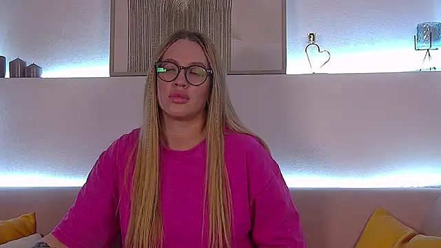 Snapshot of MariaNeumann chatting on January 28, 3:46 pm MariaNeumann online show from January 28, 3:46 pm