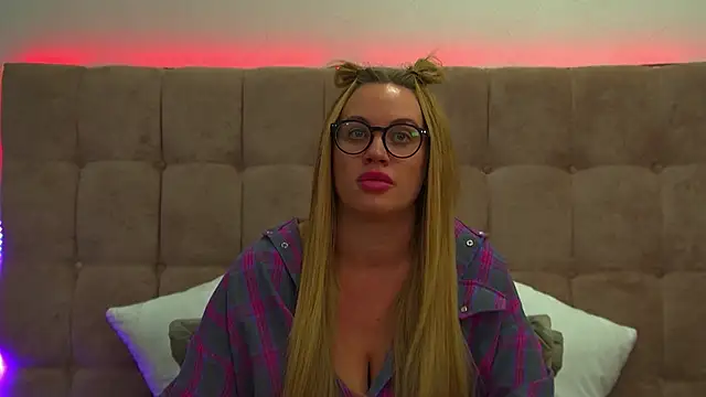 Snapshot of MariaNeumann chatting on January 29, 12:13 pm MariaNeumann online show from January 29, 12:13 pm