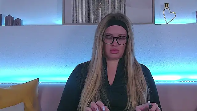 Snapshot of MariaNeumann chatting on January 31, 9:26 pm MariaNeumann online show from January 31, 9:26 pm