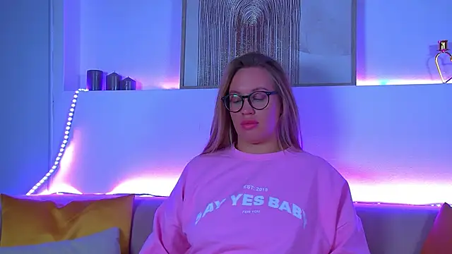 Snapshot of MariaNeumann chatting on February 9, 6:26 pm MariaNeumann online show from February 9, 6:26 pm