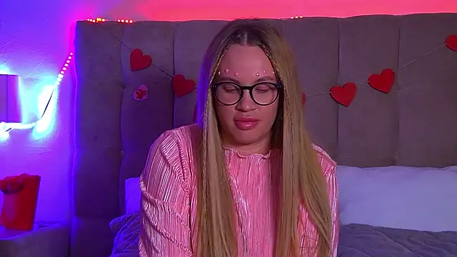 Snapshot of MariaNeumann chatting on February 14, 6:51 pm MariaNeumann online show from February 14, 6:51 pm