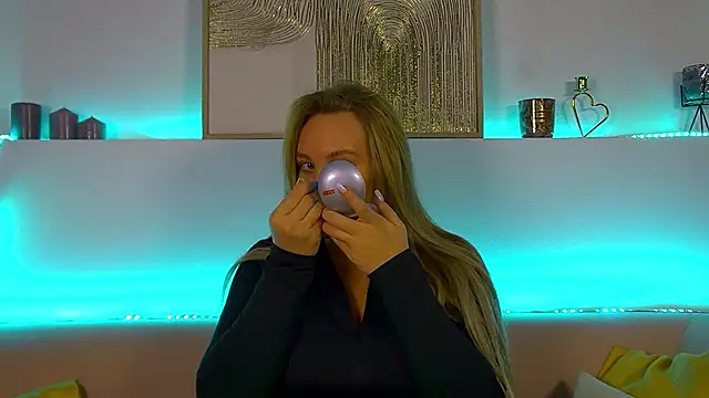 Snapshot of MariaNeumann chatting on February 19, 12:44 pm MariaNeumann online show from February 19, 12:44 pm