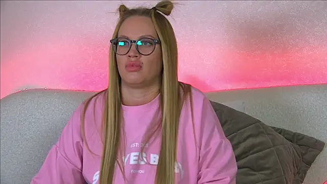 Snapshot of MariaNeumann chatting on February 26, 1:19 pm MariaNeumann online show from February 26, 1:19 pm