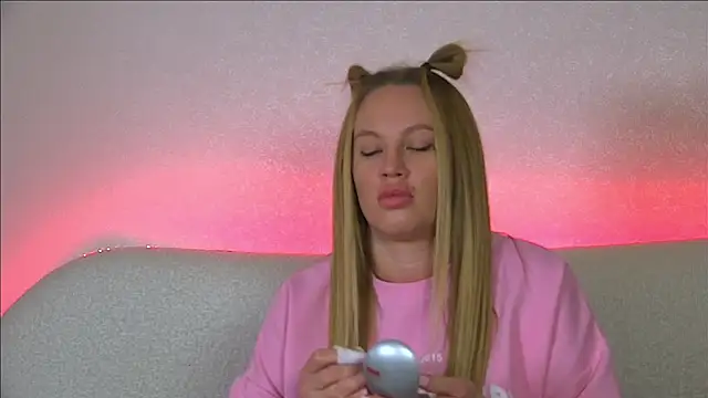 Snapshot of MariaNeumann chatting on February 26, 4:24 pm MariaNeumann online show from February 26, 4:24 pm