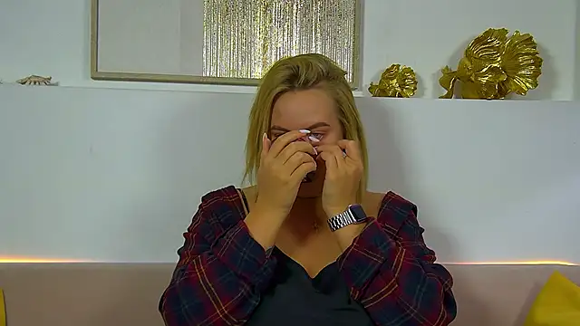 Snapshot of MariaNeumann chatting on November 21, 6:39 pm MariaNeumann online show from November 21, 6:39 pm