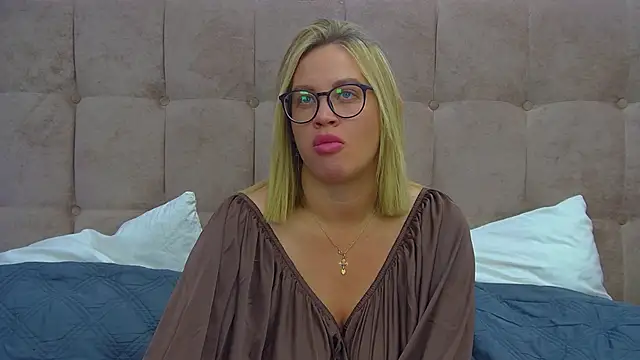 Snapshot of MariaNeumann chatting on November 29, 6:22 pm MariaNeumann online show from November 29, 6:22 pm