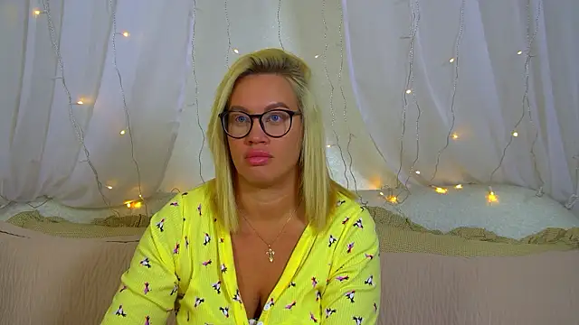 MariaNeumann online show from March 15, 6:25 pm