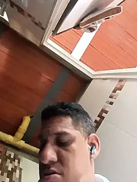 Snapshot of Elvergon3456 chatting on February 19, 3:52 pm Elvergon3456 online show from February 19, 3:52 pm