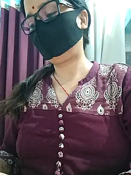 Snapshot of Aishwaryaa_69 chatting on May 11, 11:49 am Aishwaryaa 69 online show from May 11, 11:49 am