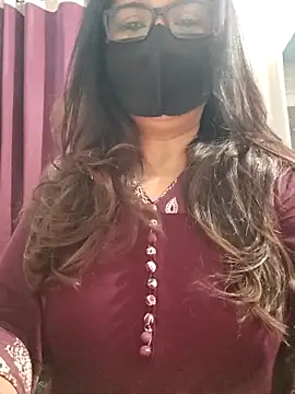 Snapshot of Aishwaryaa_69 chatting on May 19, 2:51 am Aishwaryaa 69 online show from May 19, 2:51 am