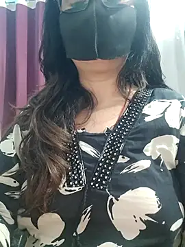 Snapshot of Aishwaryaa_69 chatting on May 21, 3:46 am Aishwaryaa 69 online show from May 21, 3:46 am