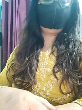 Snapshot of Aishwaryaa_69 chatting on May 25, 8:31 am Aishwaryaa 69 online show from May 25, 8:31 am