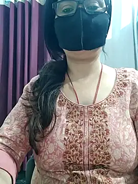 Snapshot of Aishwaryaa_69 chatting on June 1, 3:30 am Aishwaryaa 69 online show from June 1, 3:30 am