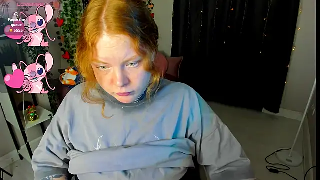 Cassie xKiss online show from February 15, 8:05 pm