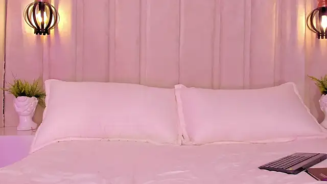 Snapshot of bonniekim_ chatting on March 8, 2:51 pm bonniekim online show from March 8, 2:51 pm