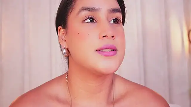 Snapshot of bonniekim_ chatting on September 13, 10:09 pm bonniekim online show from September 13, 10:09 pm