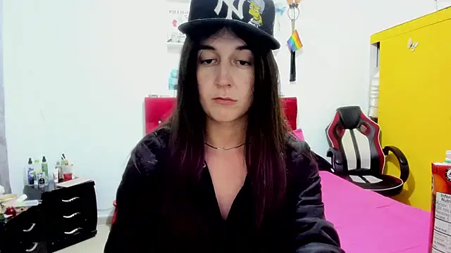 Snapshot of Sweet-Suck69 chatting on May 4, 4:52 am Sweet-Suck69 online show from May 4, 4:52 am