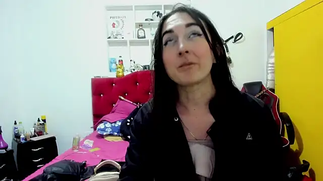Snapshot of Sweet-Suck69 chatting on May 8, 2:17 am Sweet-Suck69 online show from May 8, 2:17 am