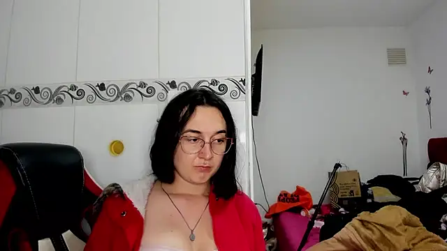 Snapshot of Sweet-Suck69 chatting on June 17, 5:10 am Sweet-Suck69 online show from June 17, 5:10 am