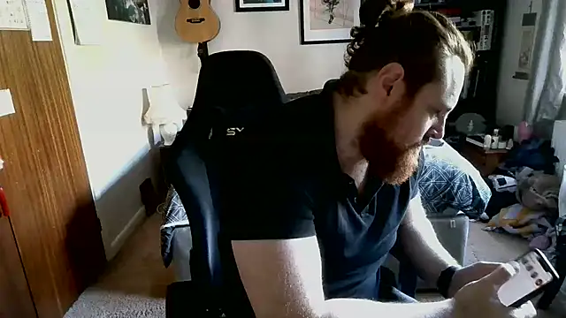 Snapshot of Hairy_Guy30 chatting on November 8, 12:49 pm Hairy Guy30 online show from November 8, 12:49 pm