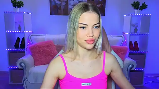 EmmyMills online show from October 19, 9:15 pm