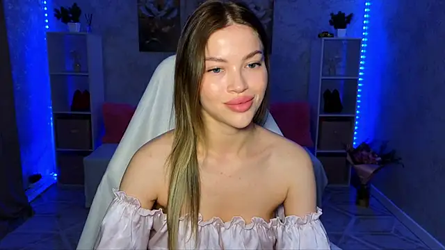 EmmyMills online show from June 20, 9:06 pm